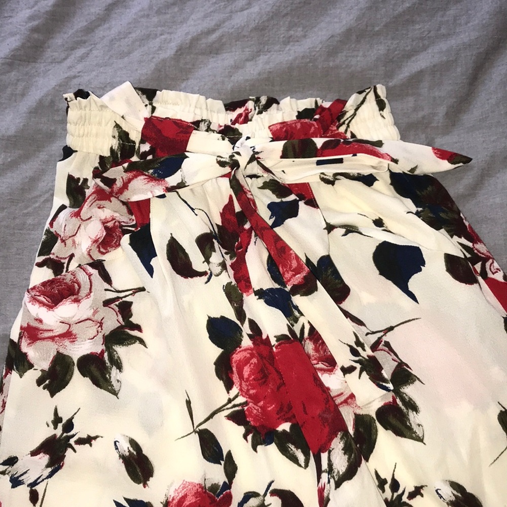 Dress Pants - Roses - Picture 2 of 3